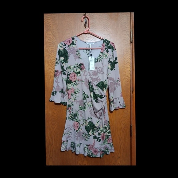 BCBGENERATION Dress Violet with Floral Print in Pink and Green Large - Picture 6 of 6